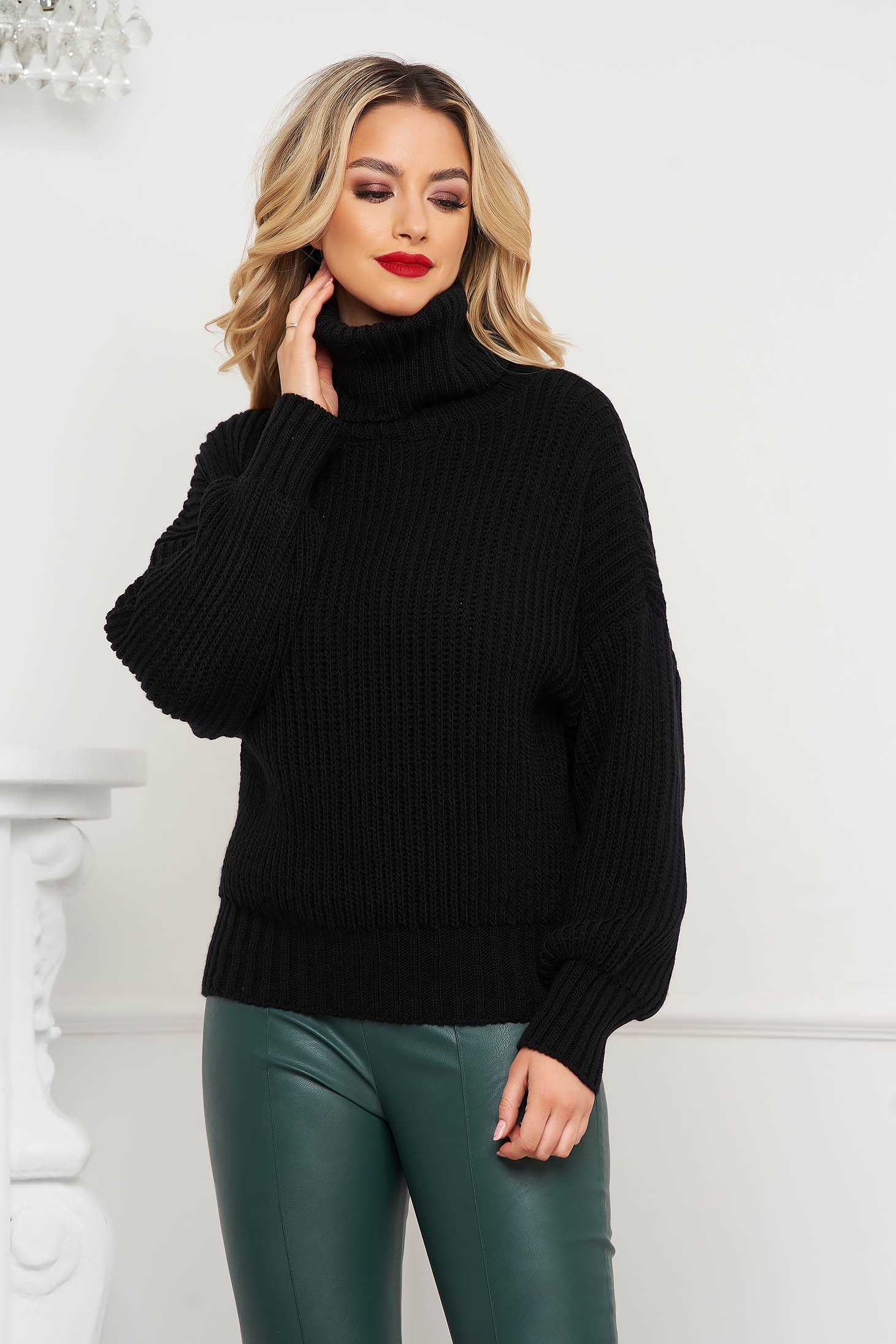 Black sweater knitted thick fabric with turtle neck loose fit