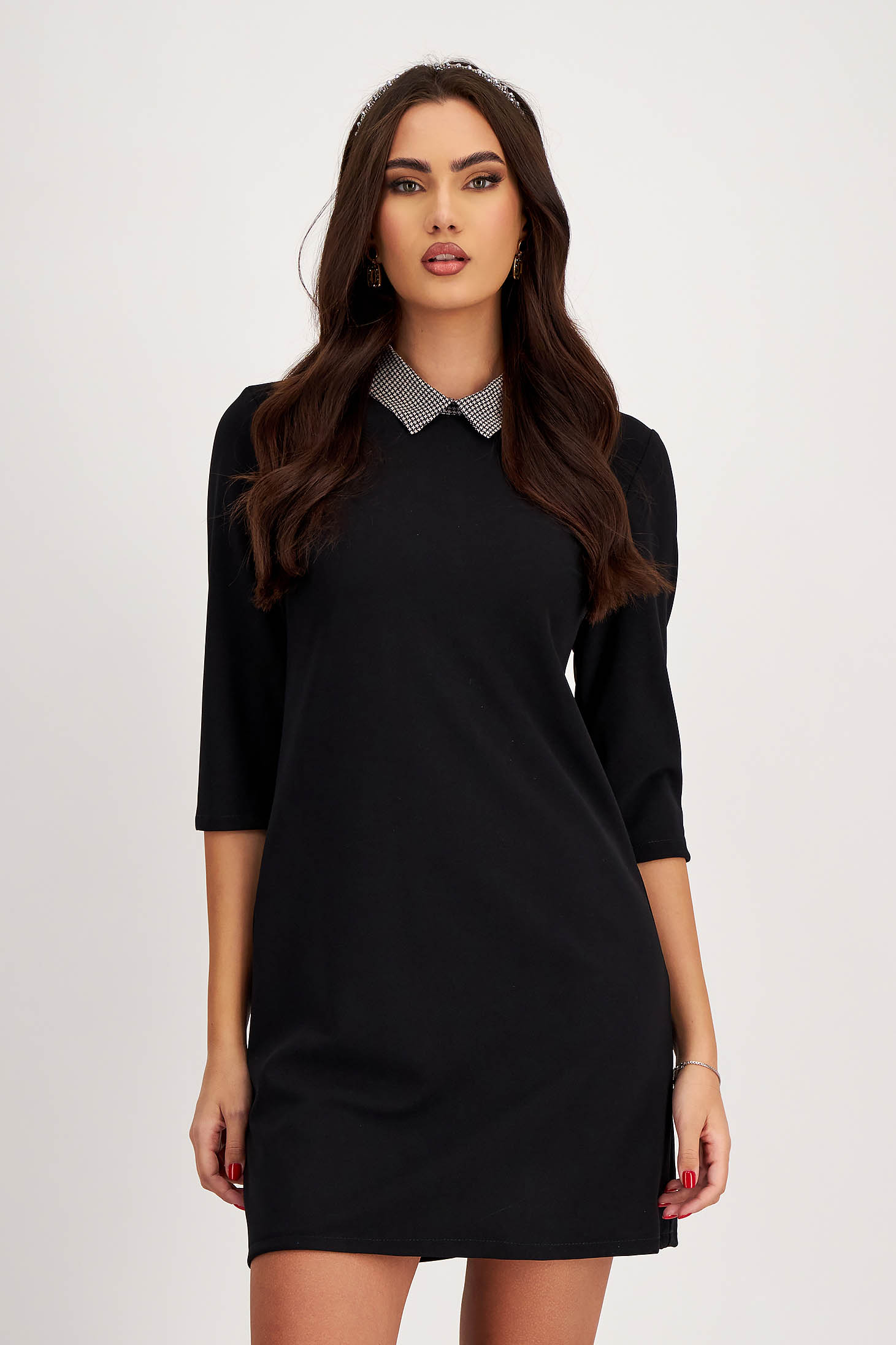 Black elastic material dress with A-line cut and plaid collar - SunShine
