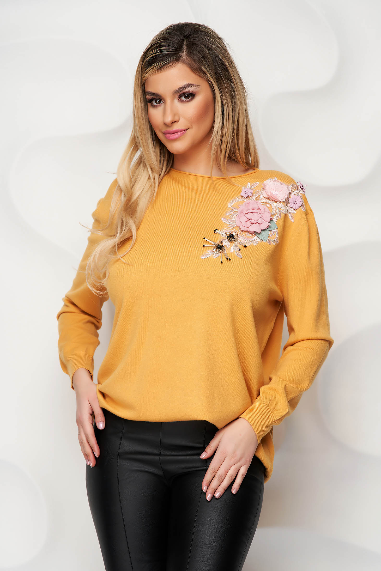 Mustard sweater knitted loose fit with raised flowers