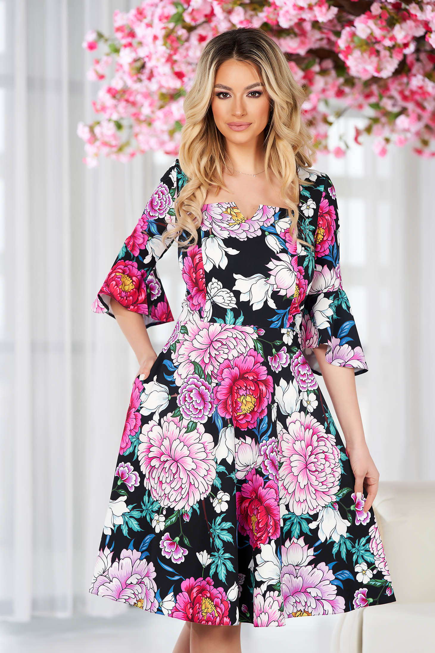 Rochie din material usor elastic midi in clos cu buzunare cu maneci clopot si imprimeu floral - StarShinerS