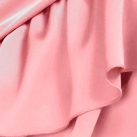 Világos rózsaszínű rövid fodros ruha szaténból keresztezett dekoltázzsal