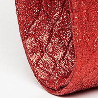 Piros alkalmi boríték táska csillogó díszítésekkel és eltávolítható vékony láncal