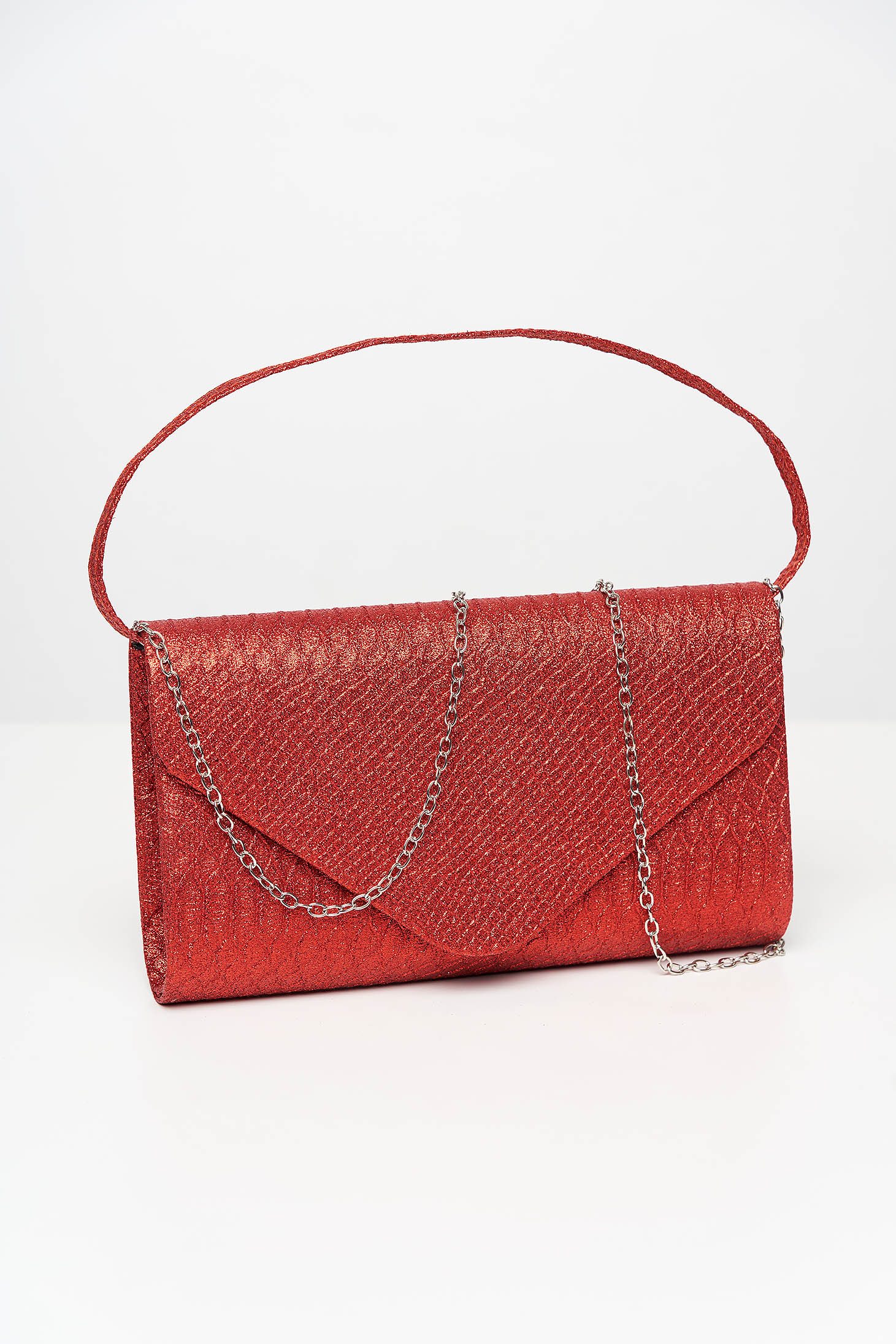 Red bag occasional clutch with glitter details accessorized with chain detachable chain
