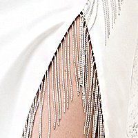 Rochie din stofa elastica ivoire scurta tip creion cu franjuri metalici - StarShinerS