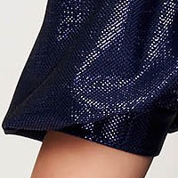 Rochie din material elastic cu aspect metalic albastru-inchis tip creion cu spatele decupat - StarShinerS