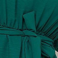 Sötétzöld harang alakú ruha gumirozott derékrésszel könnyed gyűrött anyagból