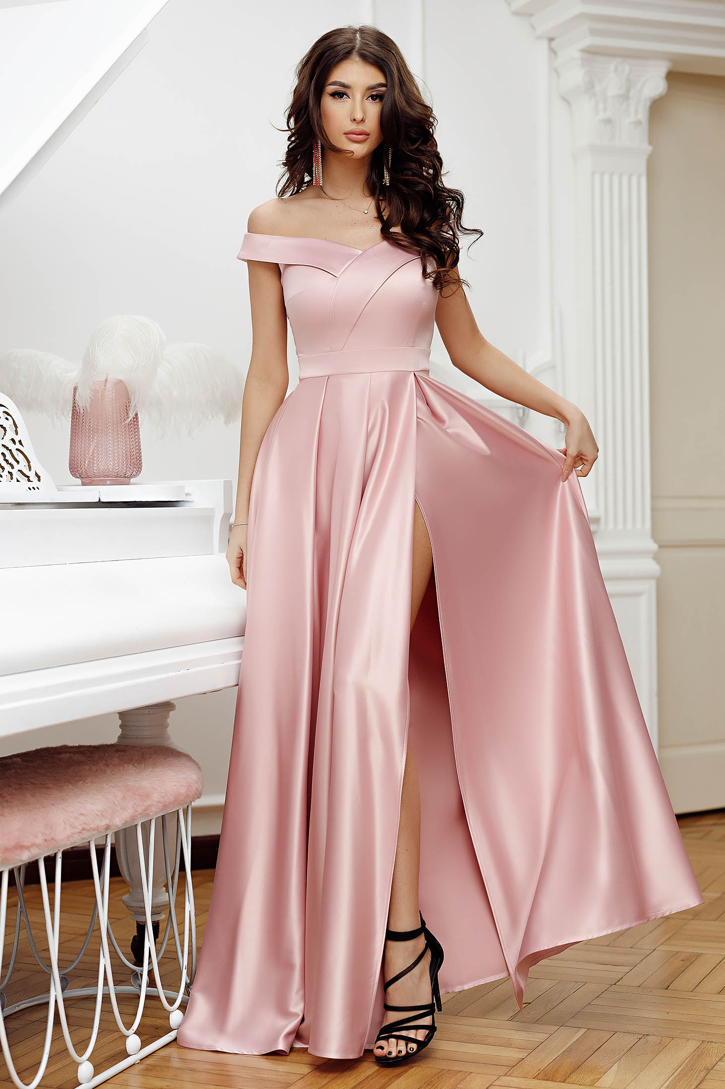 Lightpink dress cloche occasional naked shoulders taffeta