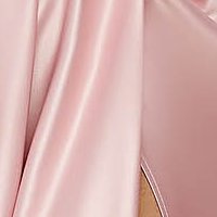 Púder rózsaszín harang alakú taft ruha lábon sliccelt és csupasz vállakkal