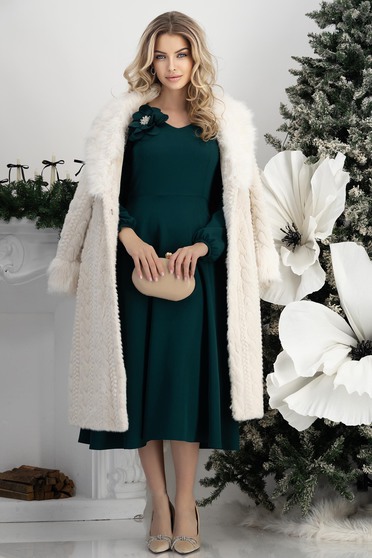 Outfit - šaty, dámská kožešina